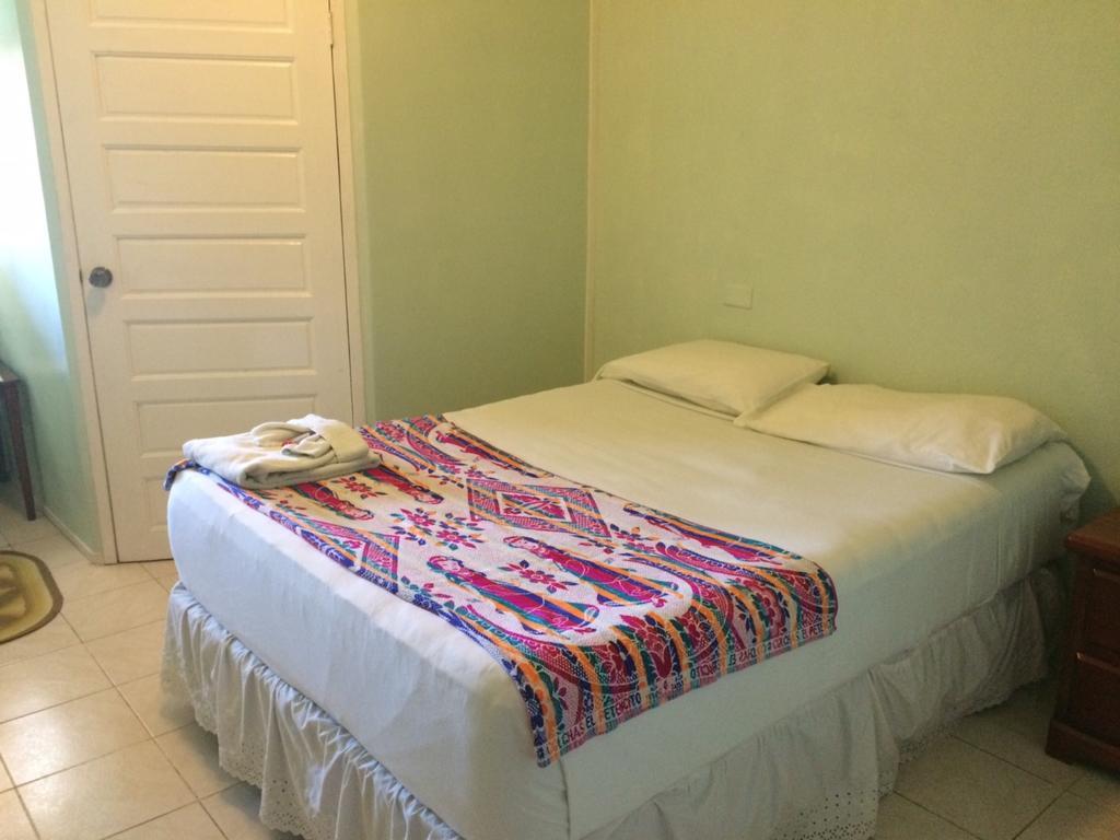 Don Santiago Guesthouse Downtown San Ignacio Room photo
