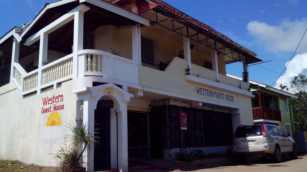 Don Santiago Guesthouse Downtown San Ignacio Exterior photo