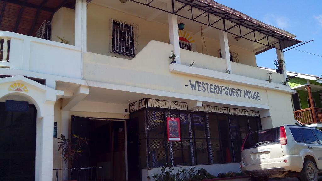Don Santiago Guesthouse Downtown San Ignacio Exterior photo