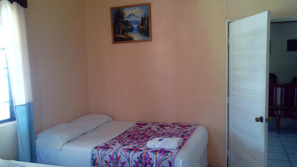Don Santiago Guesthouse Downtown San Ignacio Exterior photo